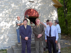 Patrick Bouill, attach culturel, Roger Bertrand, dput-ministre et Denis Denis, prfet de la MRC de Portneuf