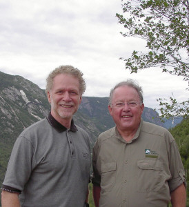 Roger Bertrand et Bernard Landry au belvédère de la montagne