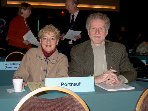 Michèle Labrie, présidente du PQ-Portneuf et le député-ministre Roger Bertrand